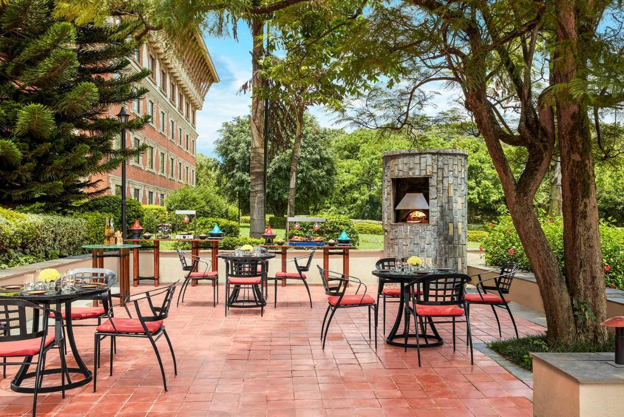 Hyatt Regency Kathmandu Hotel Eksteriør billede